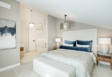 Located in the sought-after area of the Marbella Golden Mile, Costa PH is an exceptional duplex penthouse offering panoramic sea and mountain views.