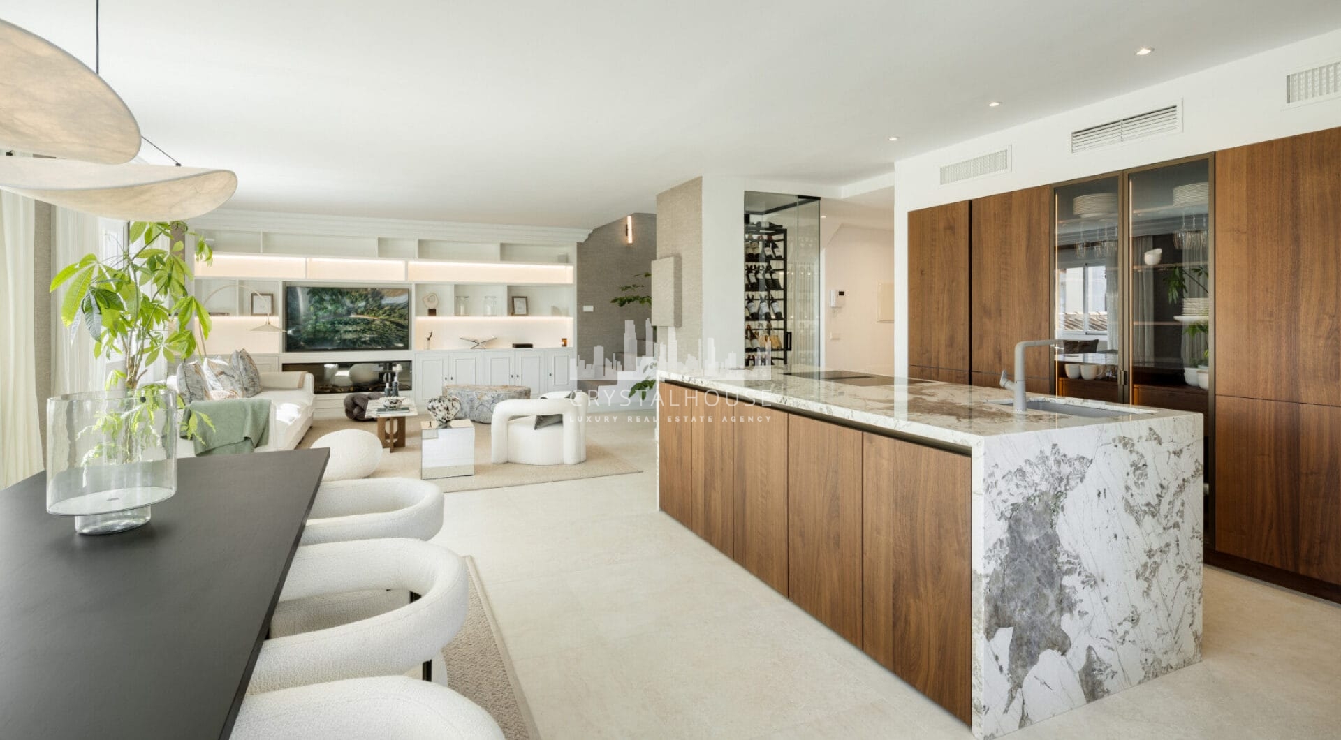 Located in the sought-after area of the Marbella Golden Mile, Costa PH is an exceptional duplex penthouse offering panoramic sea and mountain views.
