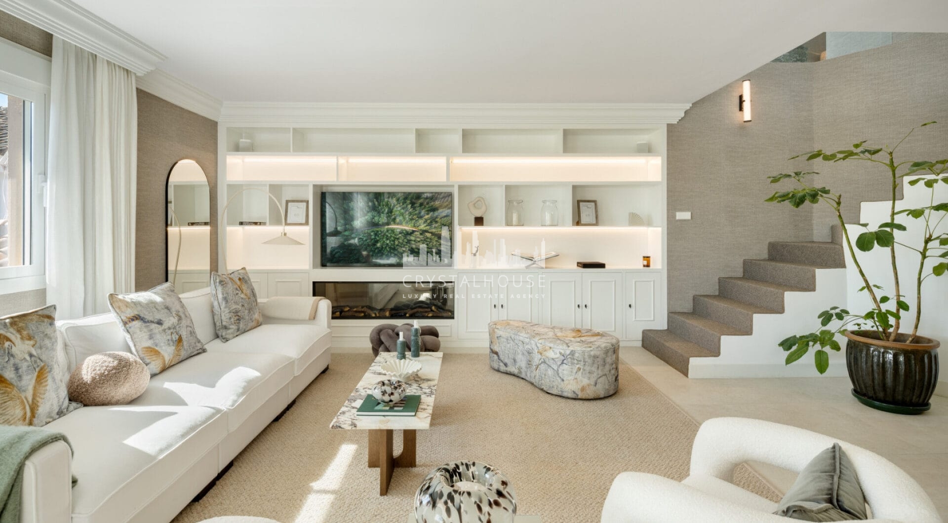 Located in the sought-after area of the Marbella Golden Mile, Costa PH is an exceptional duplex penthouse offering panoramic sea and mountain views.