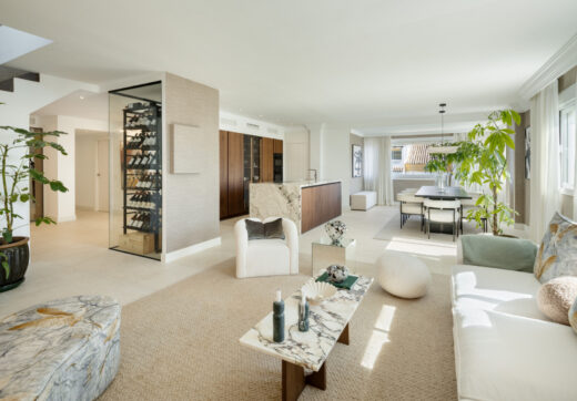 Located in the sought-after area of the Marbella Golden Mile, Costa PH is an exceptional duplex penthouse offering panoramic sea and mountain views.