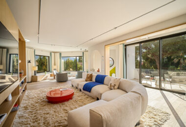 Villa Madrisa is a stunning Mediterranean villa located in the heart of Nueva Andalucía.