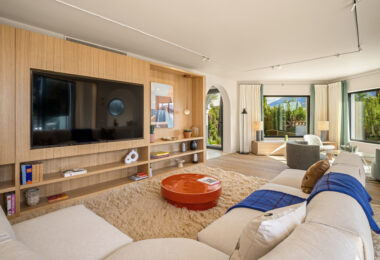 Villa Madrisa is a stunning Mediterranean villa located in the heart of Nueva Andalucía.