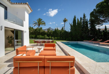 Villa Madrisa is a stunning Mediterranean villa located in the heart of Nueva Andalucía.