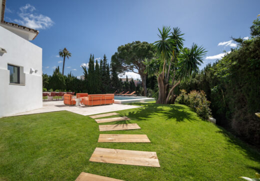 Villa Madrisa is a stunning Mediterranean villa located in the heart of Nueva Andalucía.