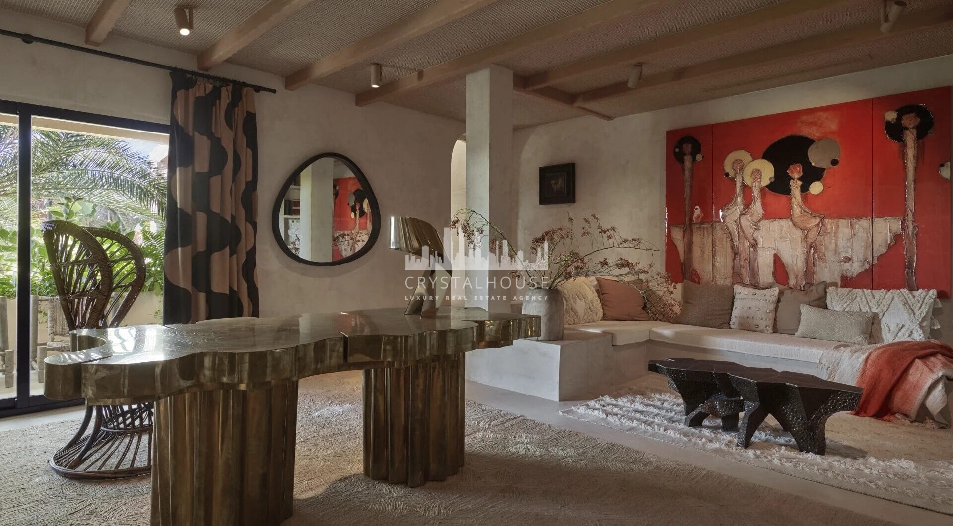 Situated in the coveted enclave of Los Monteros Playa in Marbella East, this extraordinary estate offers a rare opportunity to own a unique sanctuary in one of the Costa del Sol’s most exclusive beachfront communities.