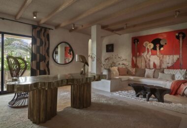 Situated in the coveted enclave of Los Monteros Playa in Marbella East, this extraordinary estate offers a rare opportunity to own a unique sanctuary in one of the Costa del Sol’s most exclusive beachfront communities.