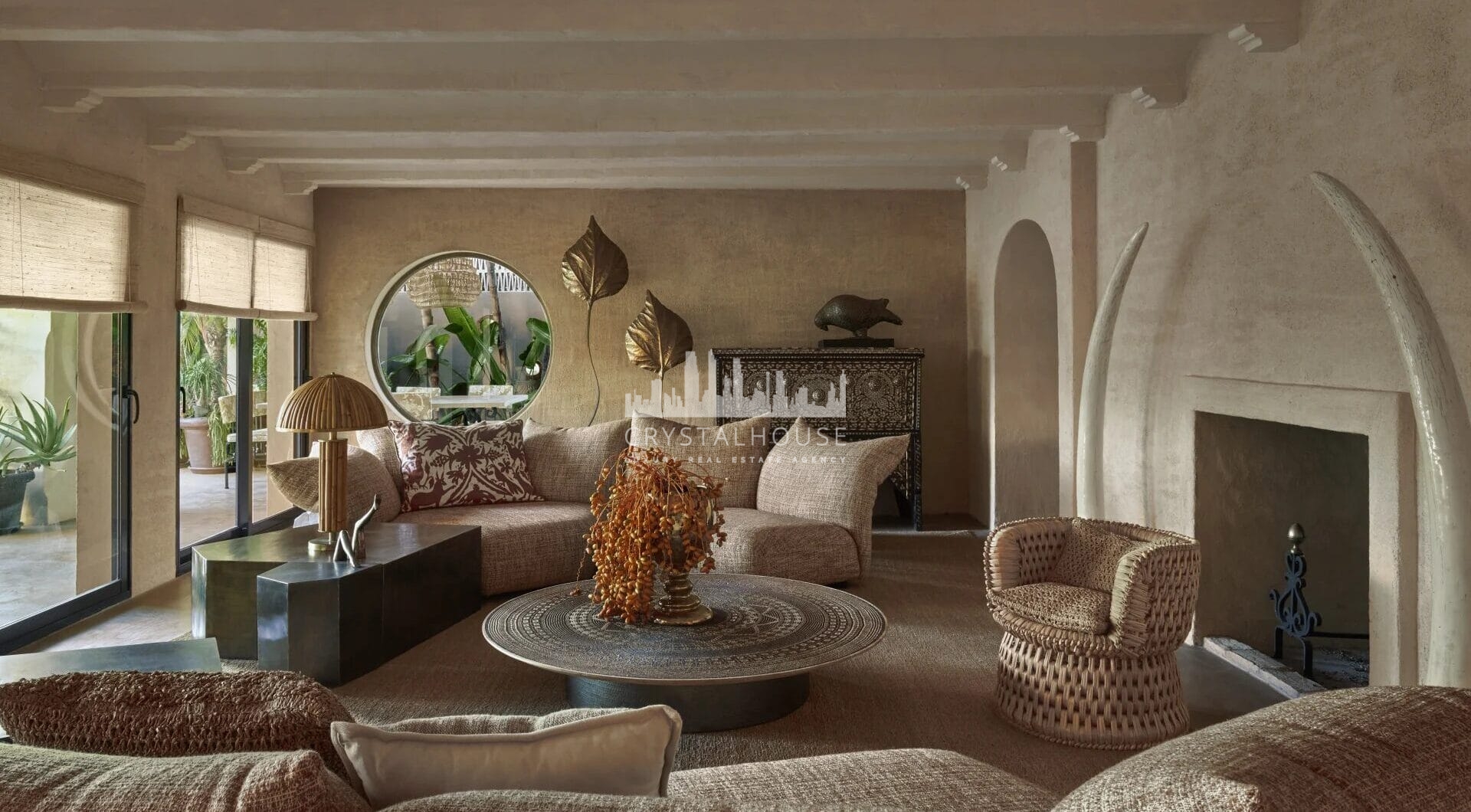 Situated in the coveted enclave of Los Monteros Playa in Marbella East, this extraordinary estate offers a rare opportunity to own a unique sanctuary in one of the Costa del Sol’s most exclusive beachfront communities.