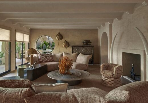 Situated in the coveted enclave of Los Monteros Playa in Marbella East, this extraordinary estate offers a rare opportunity to own a unique sanctuary in one of the Costa del Sol’s most exclusive beachfront communities.