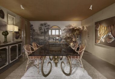 Situated in the coveted enclave of Los Monteros Playa in Marbella East, this extraordinary estate offers a rare opportunity to own a unique sanctuary in one of the Costa del Sol’s most exclusive beachfront communities.