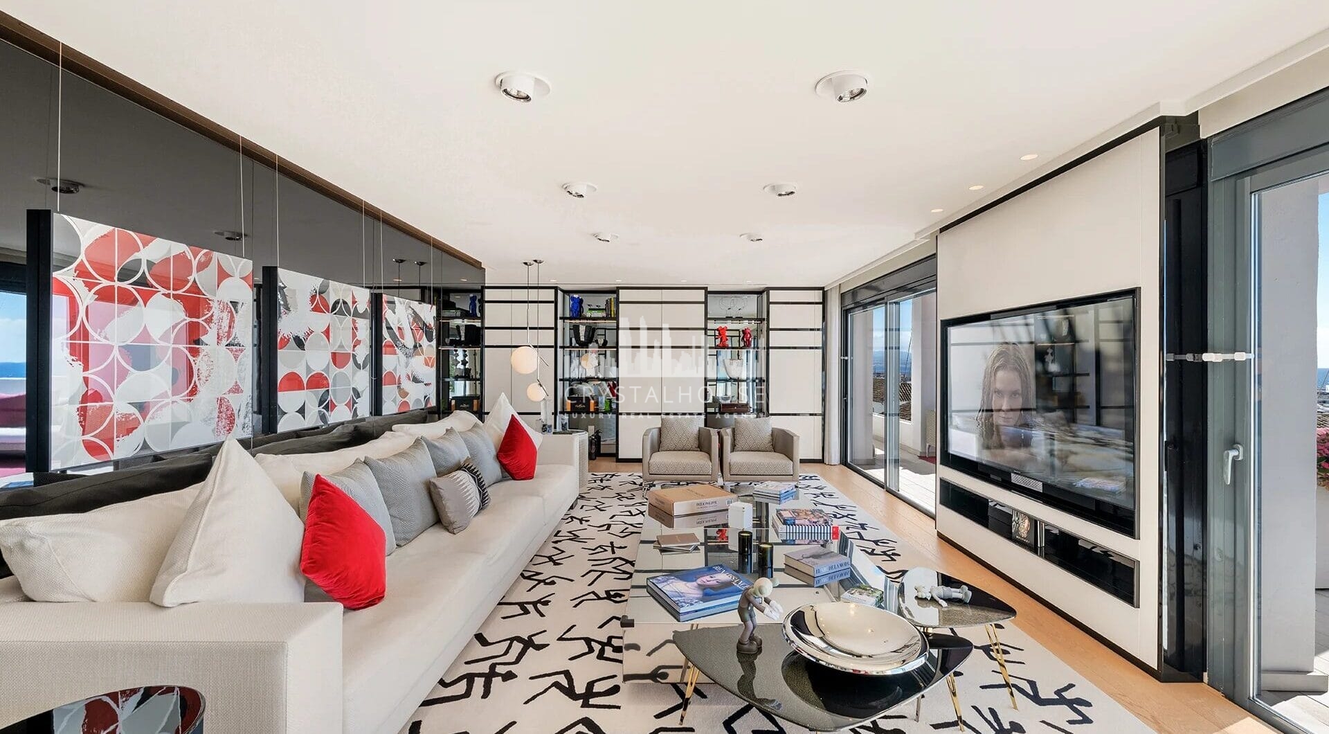 Situated in the heart of Marbella’s renowned Puerto Banus, this luxury apartment offers an exquisite living experience in one of Spain’s most prestigious locations.