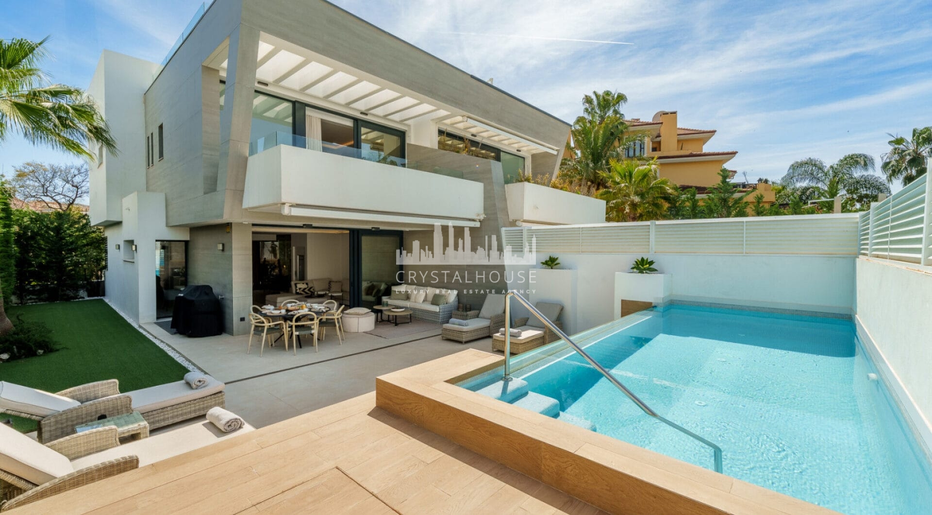 Welcome to Azure 7, a modern semi-detached villa located in the gated community of Banus Bay, just minutes from Puerto Banus.