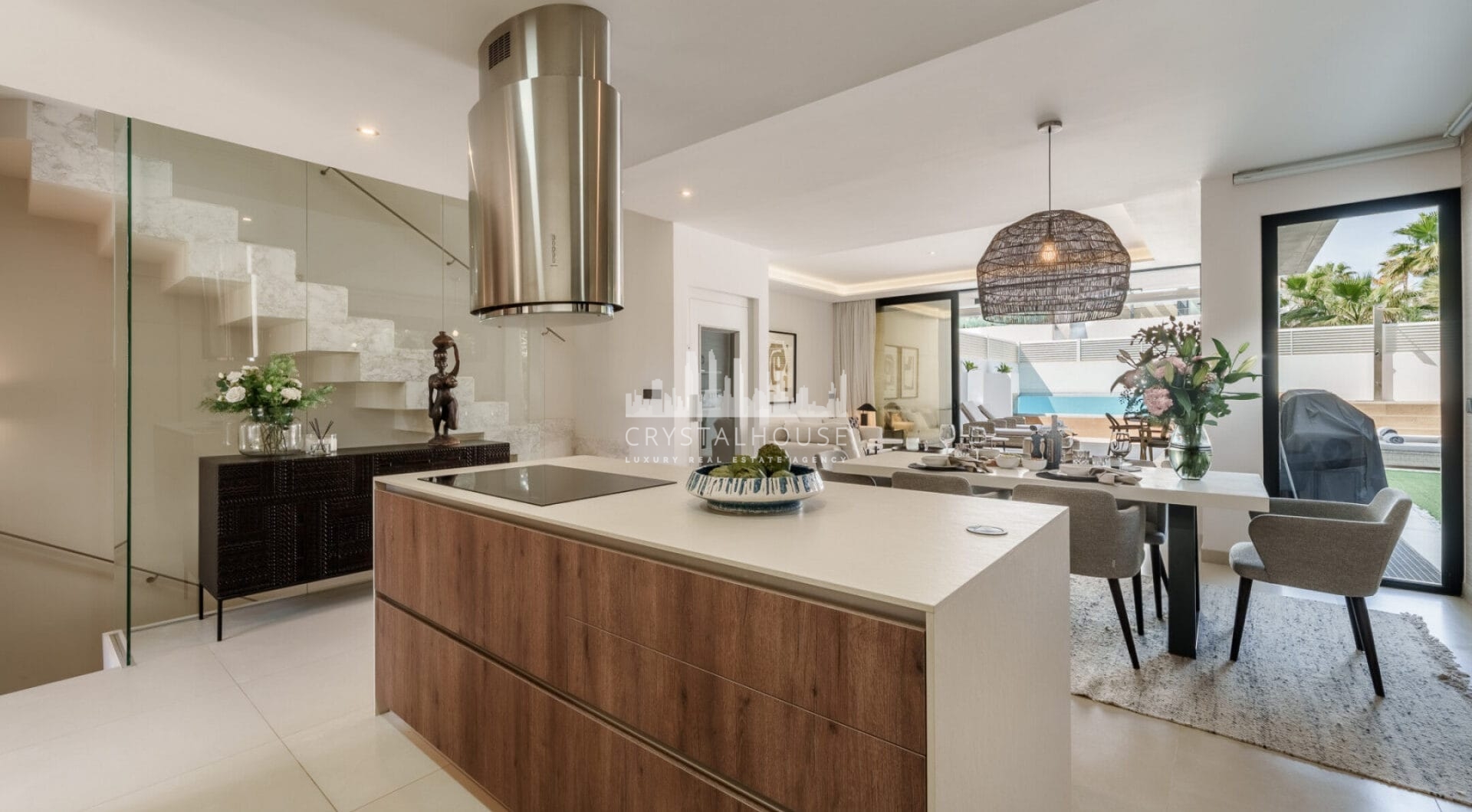 Welcome to Azure 7, a modern semi-detached villa located in the gated community of Banus Bay, just minutes from Puerto Banus.