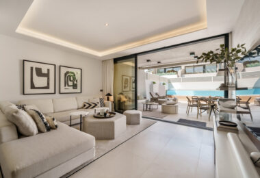 Welcome to Azure 7, a modern semi-detached villa located in the gated community of Banus Bay, just minutes from Puerto Banus.