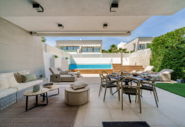 Welcome to Azure 7, a modern semi-detached villa located in the gated community of Banus Bay, just minutes from Puerto Banus.