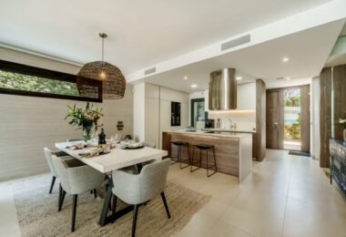 Welcome to Azure 7, a modern semi-detached villa located in the gated community of Banus Bay, just minutes from Puerto Banus.