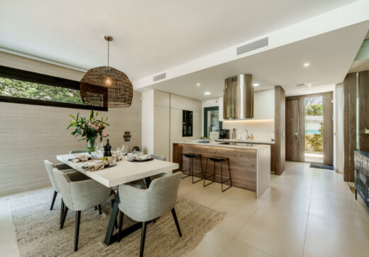 Welcome to Azure 7, a modern semi-detached villa located in the gated community of Banus Bay, just minutes from Puerto Banus.