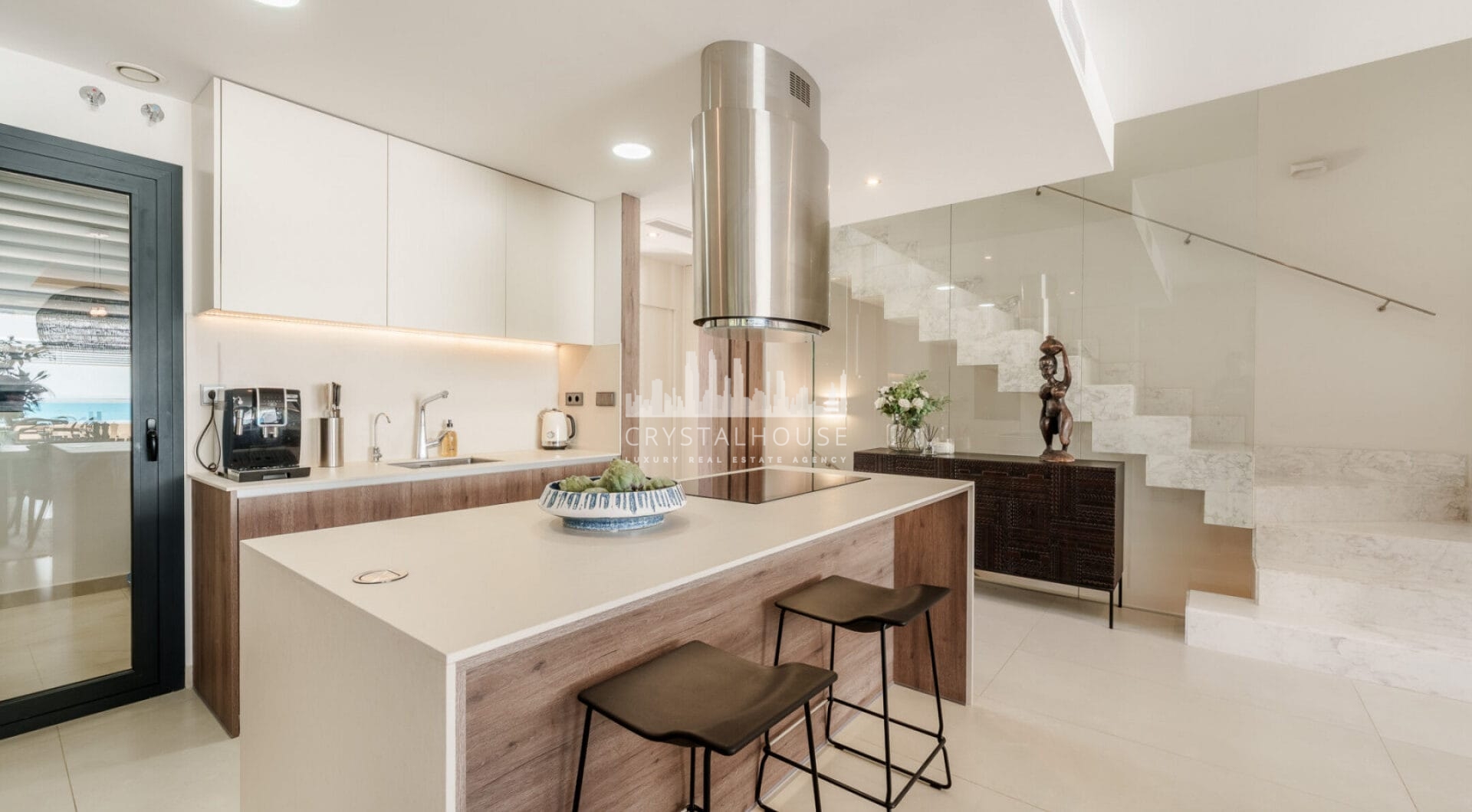 Welcome to Azure 7, a modern semi-detached villa located in the gated community of Banus Bay, just minutes from Puerto Banus.