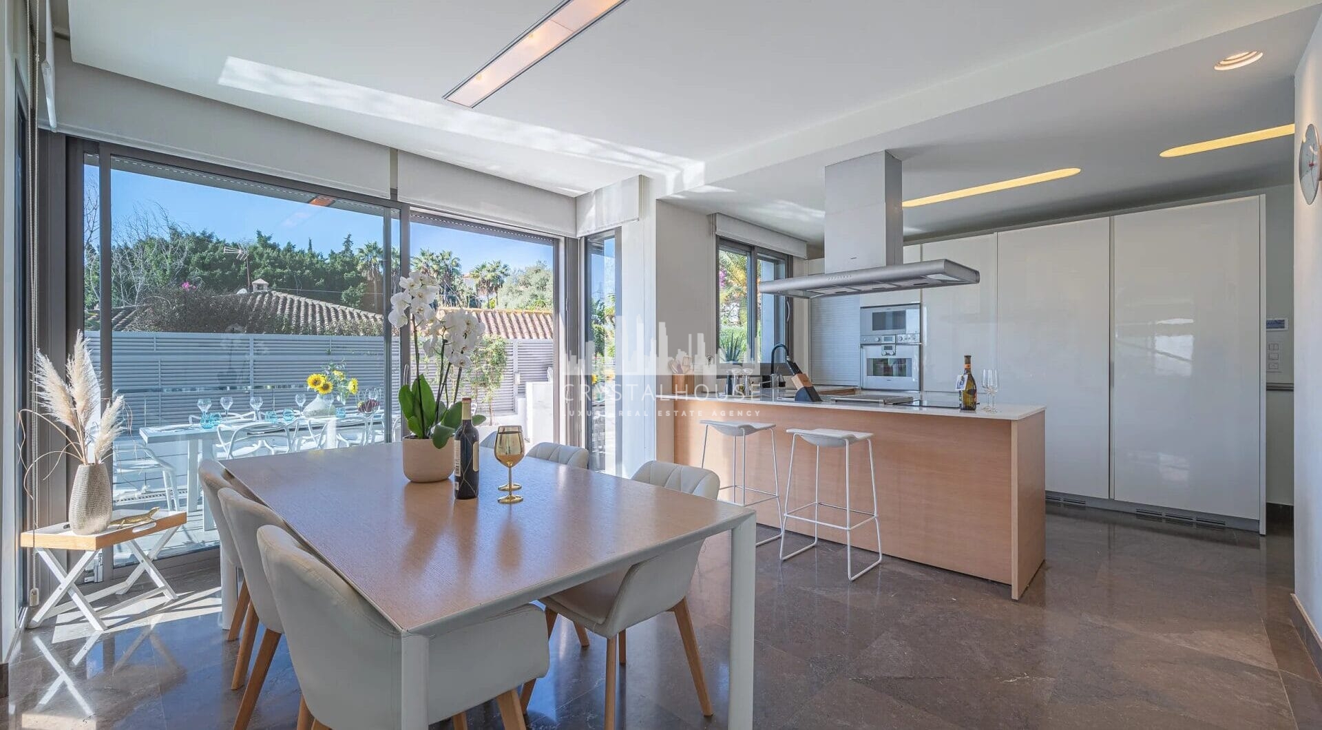Set in Marbella’s prestigious Nagüeles area, this property stands out as the best-priced contemporary villa in the neighbourhood for its size, design, and features.