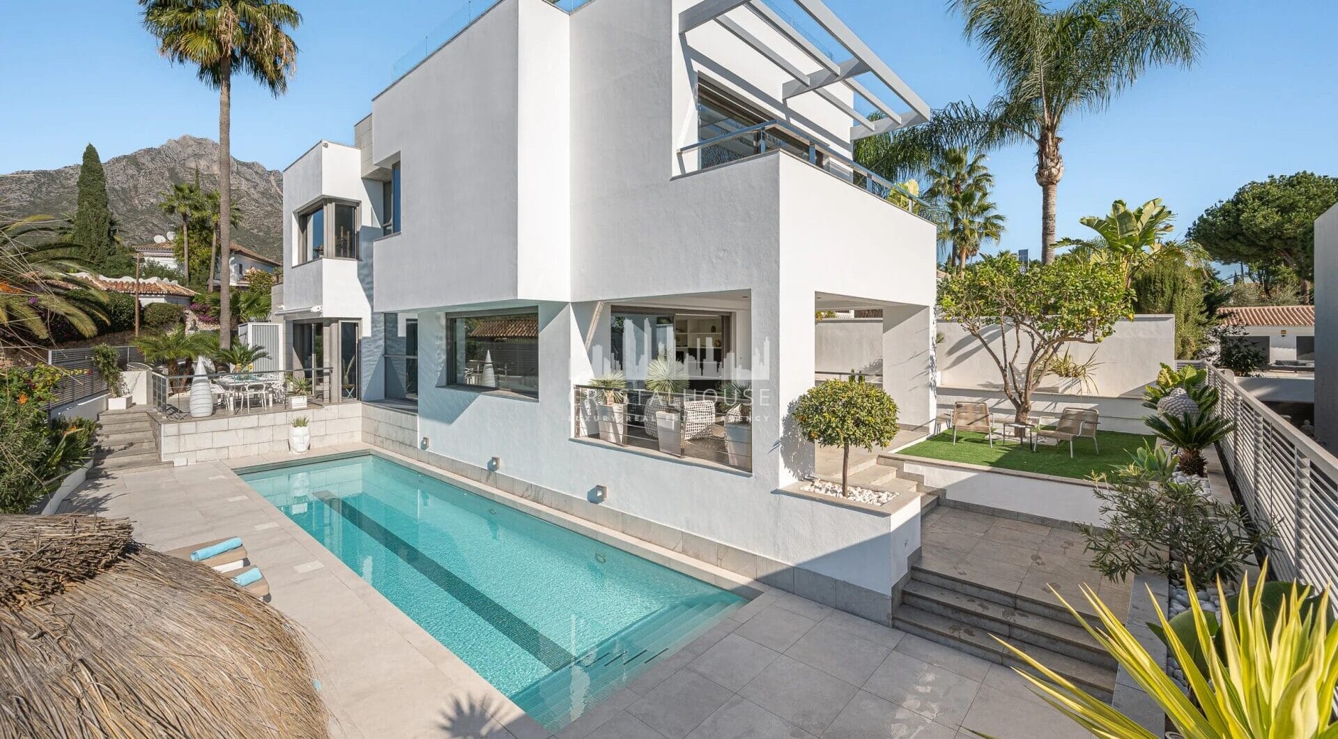 Set in Marbella’s prestigious Nagüeles area, this property stands out as the best-priced contemporary villa in the neighbourhood for its size, design, and features.