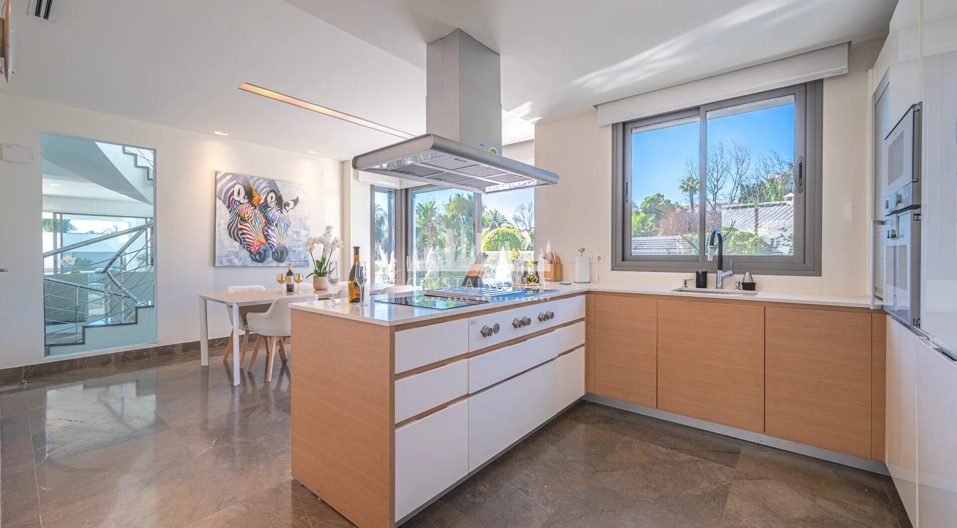 Set in Marbella’s prestigious Nagüeles area, this property stands out as the best-priced contemporary villa in the neighbourhood for its size, design, and features.