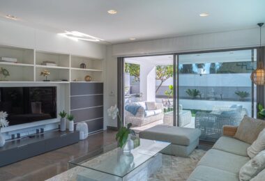 Set in Marbella’s prestigious Nagüeles area, this property stands out as the best-priced contemporary villa in the neighbourhood for its size, design, and features.
