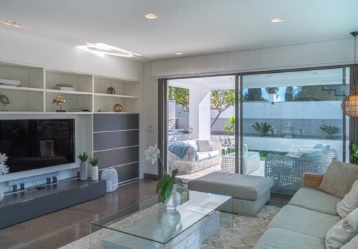 Set in Marbella’s prestigious Nagüeles area, this property stands out as the best-priced contemporary villa in the neighbourhood for its size, design, and features.