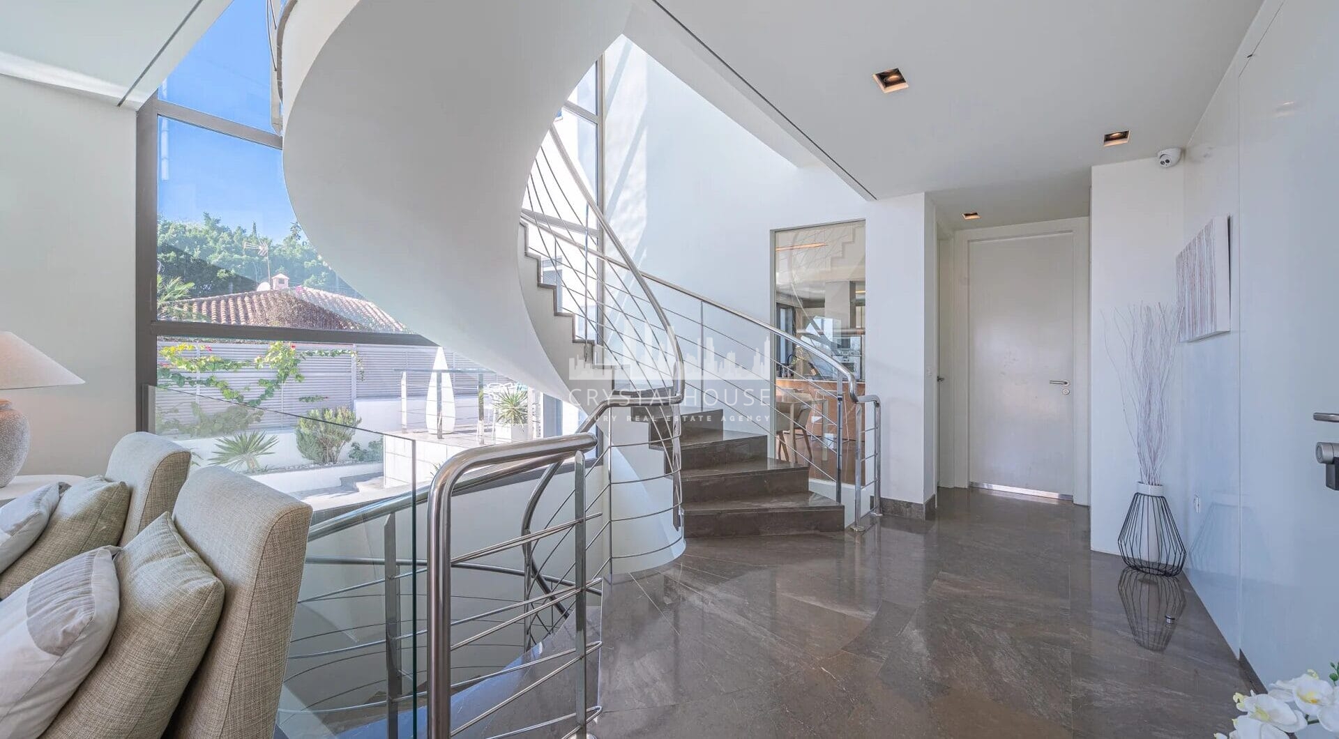 Set in Marbella’s prestigious Nagüeles area, this property stands out as the best-priced contemporary villa in the neighbourhood for its size, design, and features.
