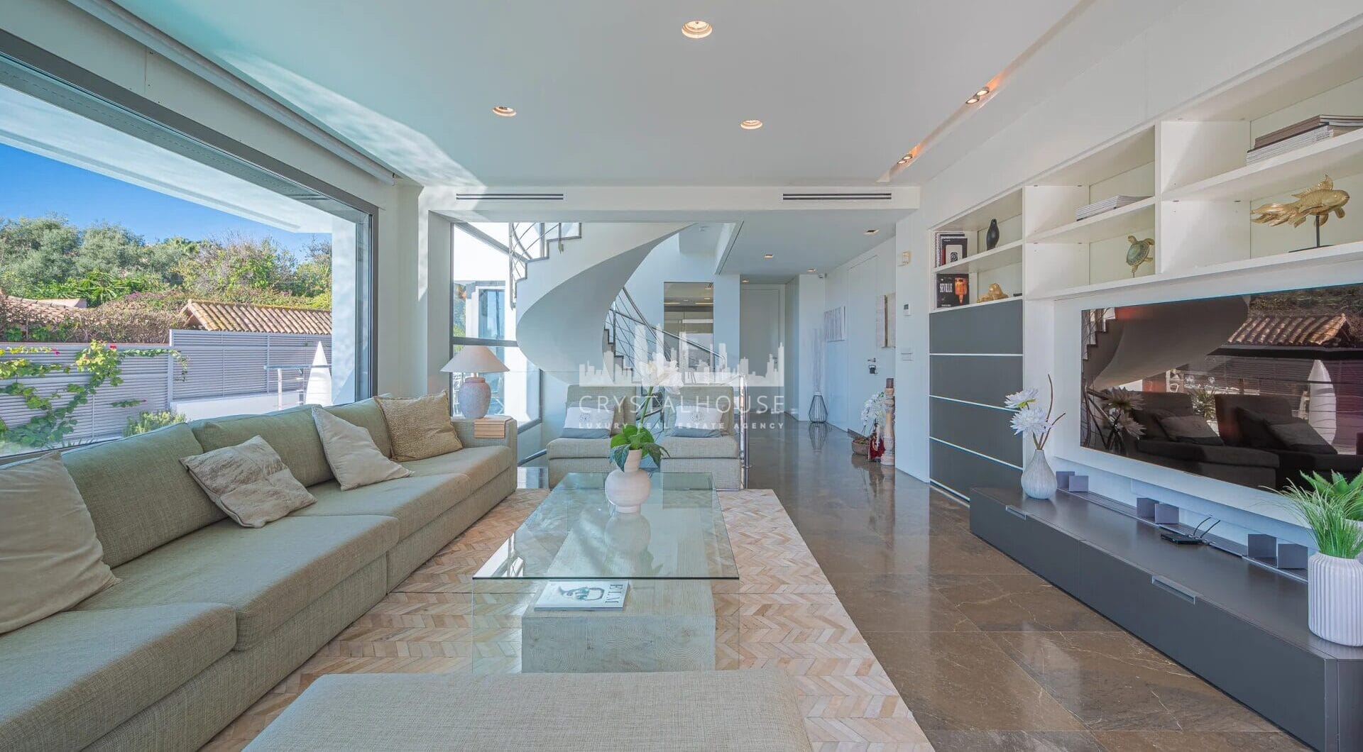 Set in Marbella’s prestigious Nagüeles area, this property stands out as the best-priced contemporary villa in the neighbourhood for its size, design, and features.