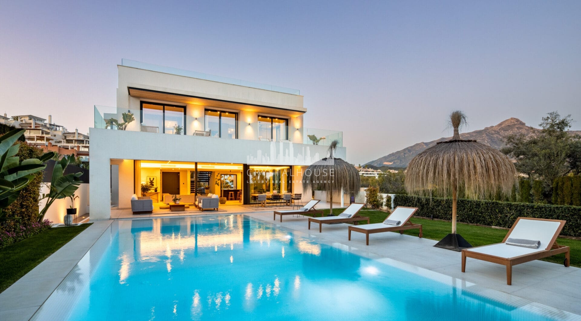 Cerquilla 54B is a modern villa in the prime residential area of La Cerquilla, offering an exceptional blend of luxury and convenience.