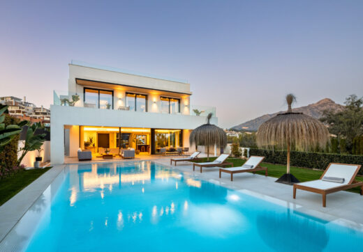 Cerquilla 54B is a modern villa in the prime residential area of La Cerquilla, offering an exceptional blend of luxury and convenience.