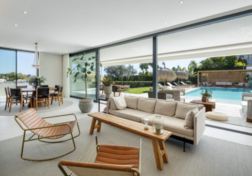 Cerquilla 54B is a modern villa in the prime residential area of La Cerquilla, offering an exceptional blend of luxury and convenience.