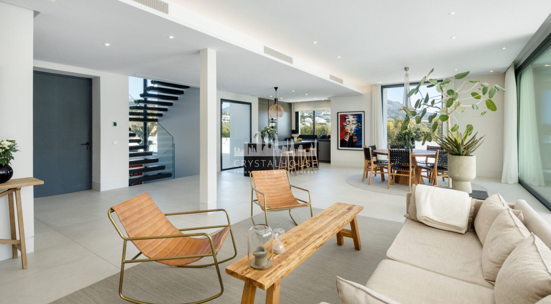 Cerquilla 54B is a modern villa in the prime residential area of La Cerquilla, offering an exceptional blend of luxury and convenience.