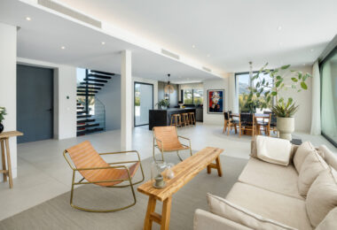 Cerquilla 54B is a modern villa in the prime residential area of La Cerquilla, offering an exceptional blend of luxury and convenience.
