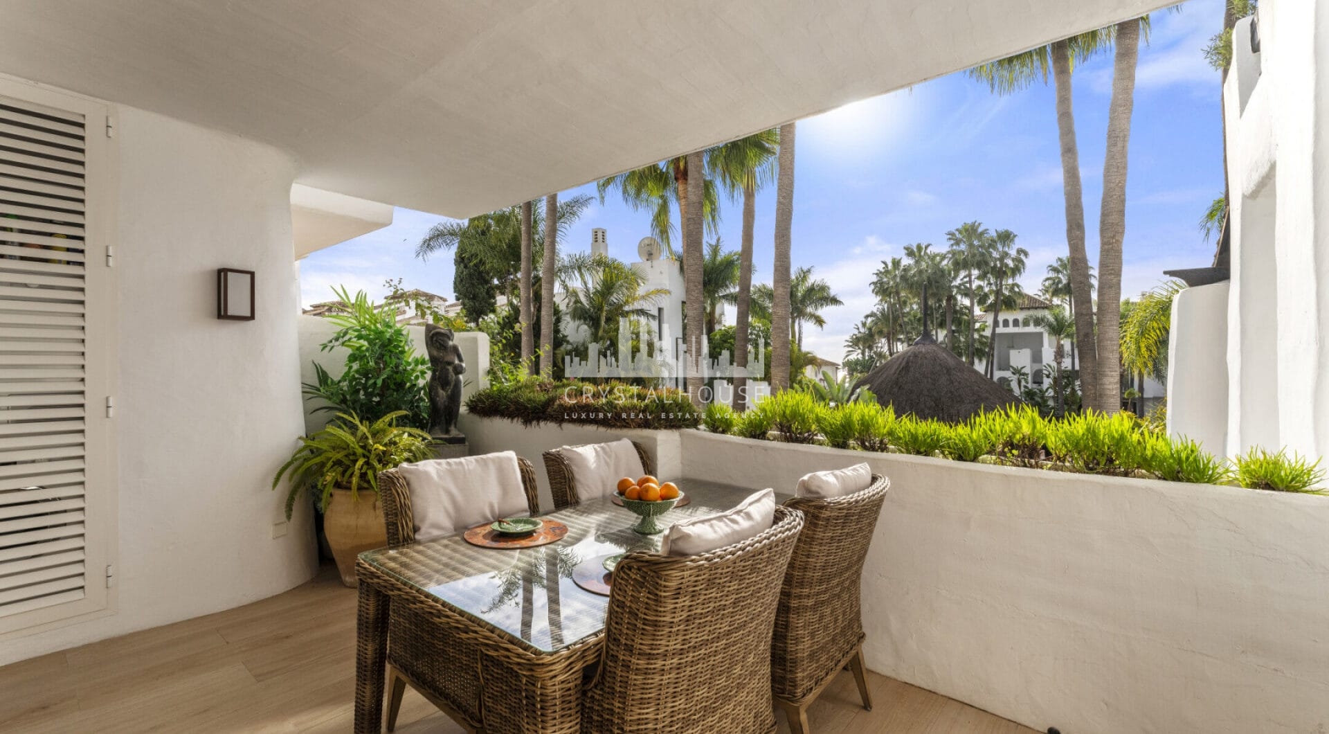 Located in the heart of the prestigious Puente Romano Resort, Drago 2-2 offers an exceptional blend of luxury and convenience.