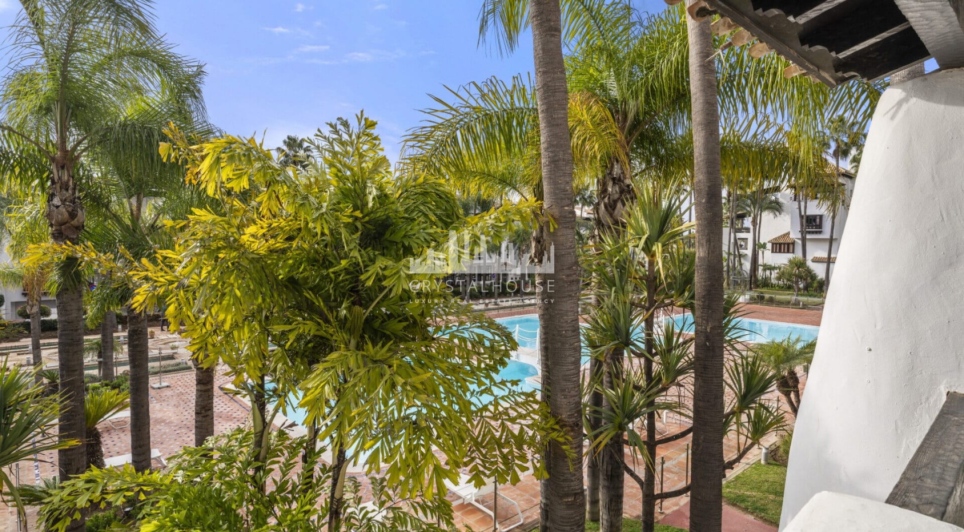 Located in the heart of the prestigious Puente Romano Resort, Drago 2-2 offers an exceptional blend of luxury and convenience.