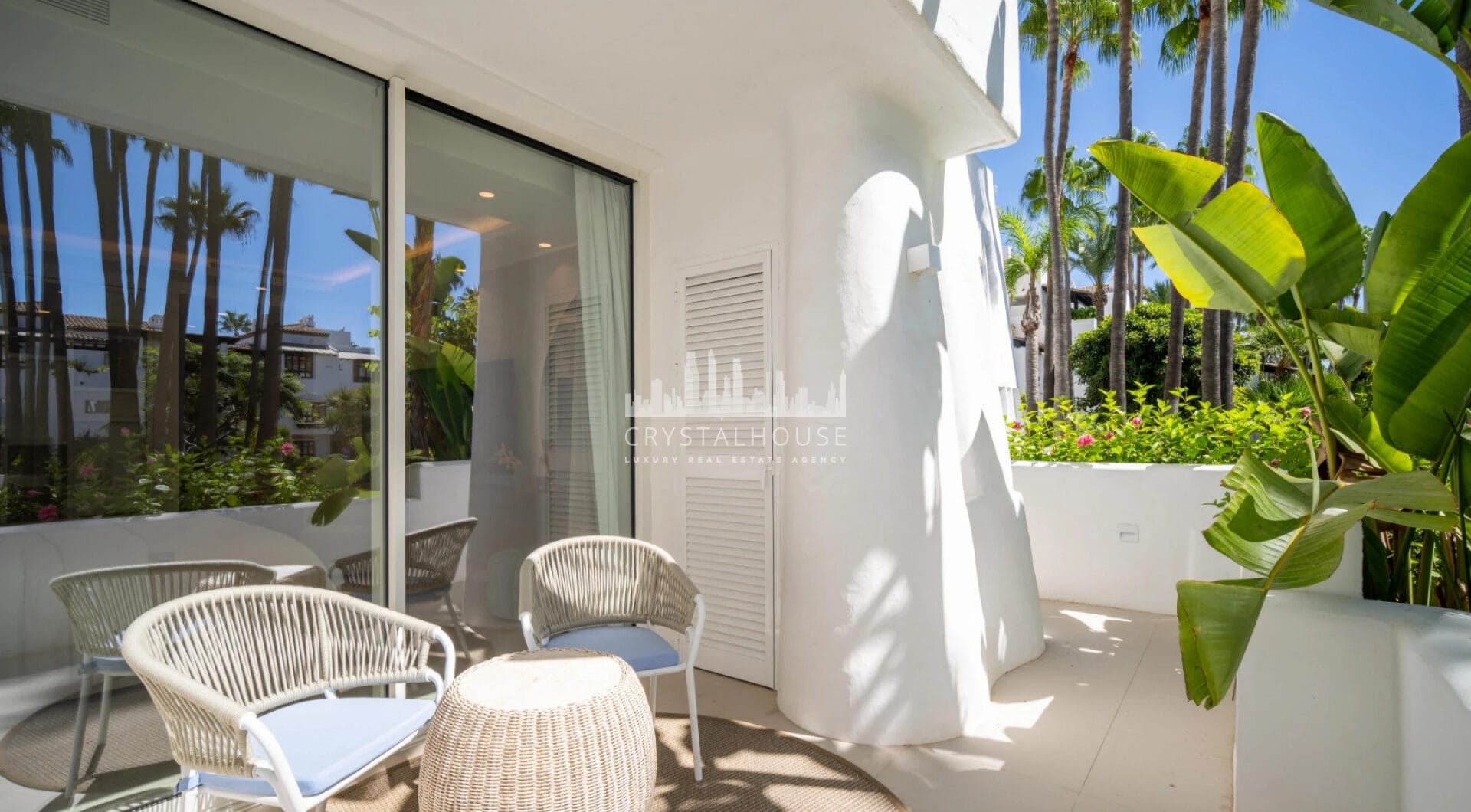 Nestled within the exclusive Puente Romano resort, Granados 1-2 is a stunning modern apartment offering the ultimate blend of luxury and comfort.