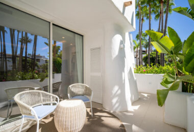 Nestled within the exclusive Puente Romano resort, Granados 1-2 is a stunning modern apartment offering the ultimate blend of luxury and comfort.