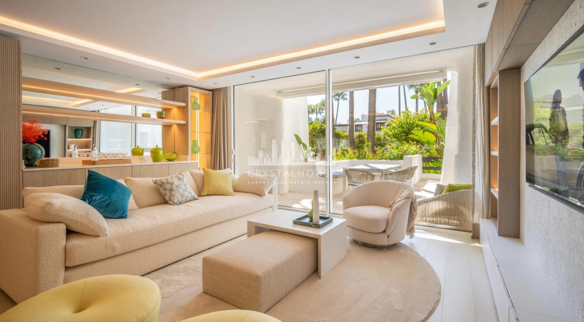 Nestled within the exclusive Puente Romano resort, Granados 1-2 is a stunning modern apartment offering the ultimate blend of luxury and comfort.