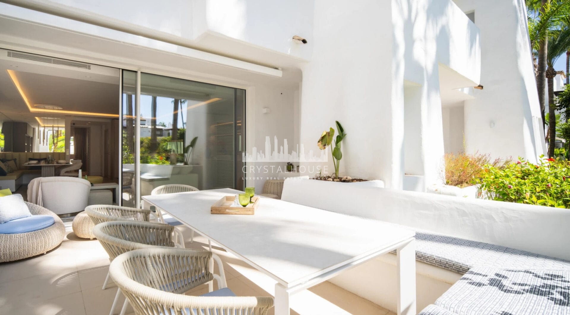 Nestled within the exclusive Puente Romano resort, Granados 1-2 is a stunning modern apartment offering the ultimate blend of luxury and comfort.