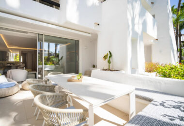 Nestled within the exclusive Puente Romano resort, Granados 1-2 is a stunning modern apartment offering the ultimate blend of luxury and comfort.