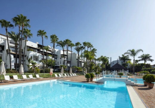 Nestled within the esteemed Puente Romano Resort on Marbella's illustrious Golden Mile, Granados 11 presents an exceptional modern apartment experience.