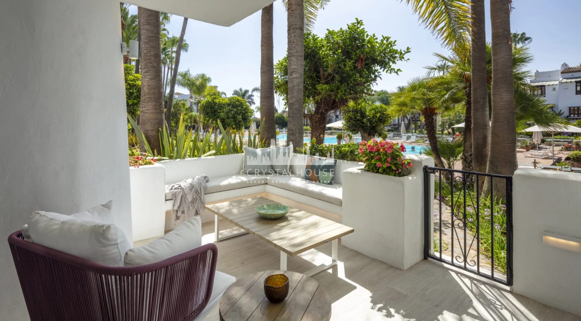 Nestled within the esteemed Puente Romano Resort on Marbella's illustrious Golden Mile, Granados 11 presents an exceptional modern apartment experience.