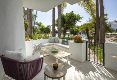Nestled within the esteemed Puente Romano Resort on Marbella's illustrious Golden Mile, Granados 11 presents an exceptional modern apartment experience.