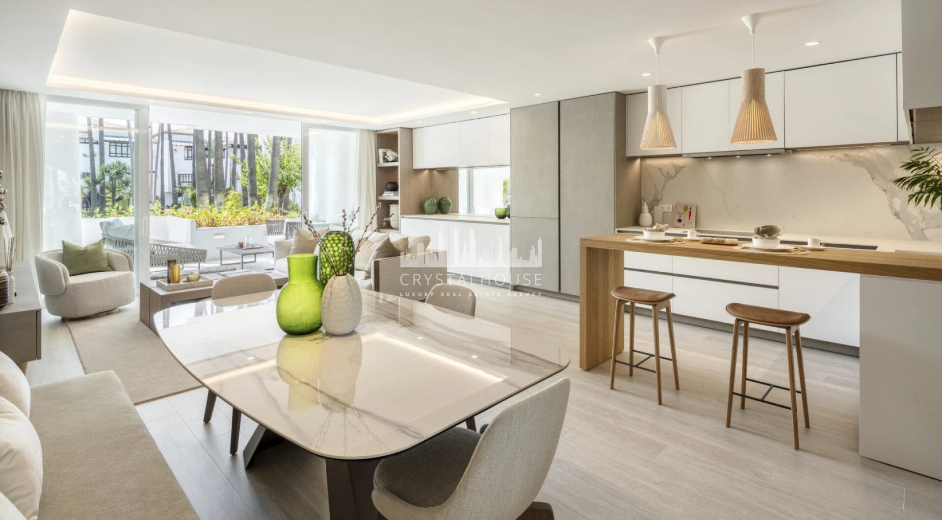 Nestled within the esteemed Puente Romano Resort on Marbella's illustrious Golden Mile, Granados 11 presents an exceptional modern apartment experience.