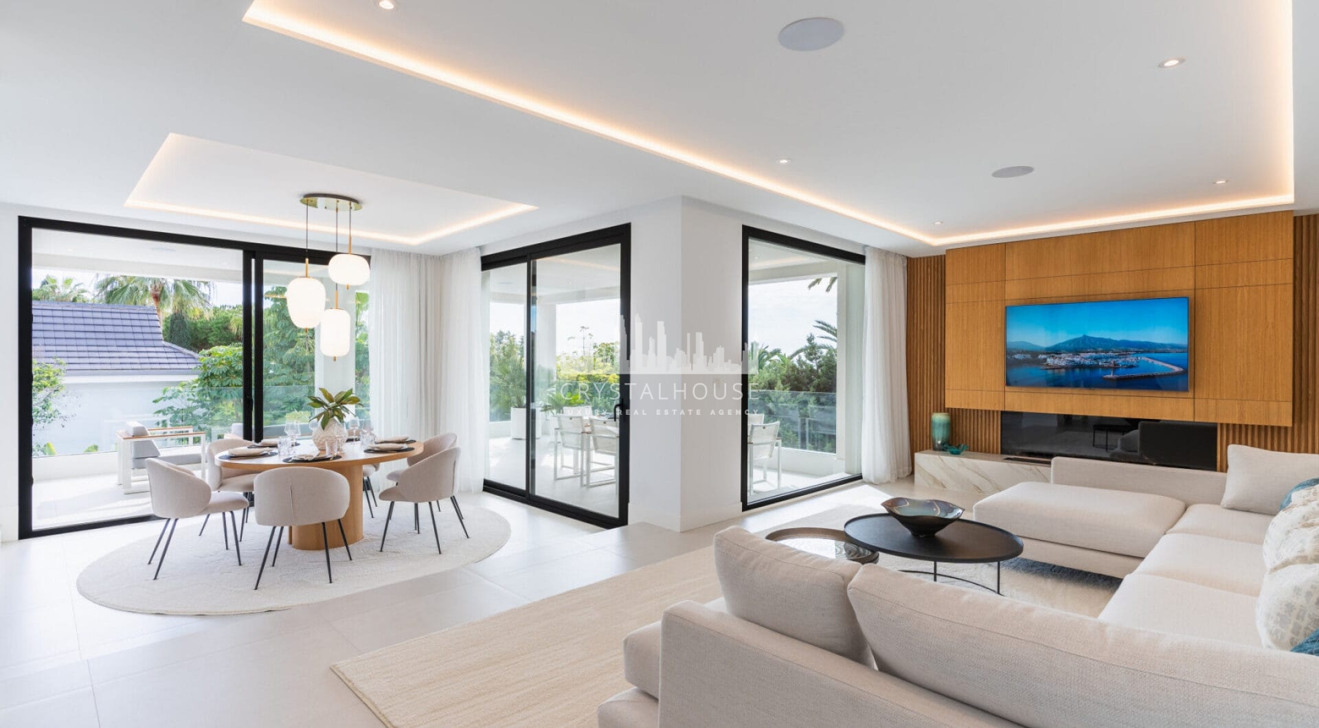 Step into Villa Vista, a stunning fusion of contemporary luxury and timeless Andalusian charm, perfectly positioned in Marbella’s prestigious Marbesa community.