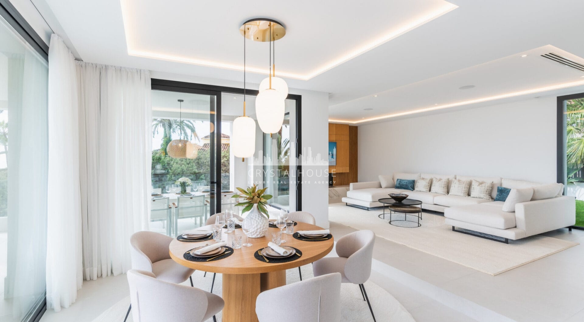 Step into Villa Vista, a stunning fusion of contemporary luxury and timeless Andalusian charm, perfectly positioned in Marbella’s prestigious Marbesa community.