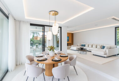 Step into Villa Vista, a stunning fusion of contemporary luxury and timeless Andalusian charm, perfectly positioned in Marbella’s prestigious Marbesa community.