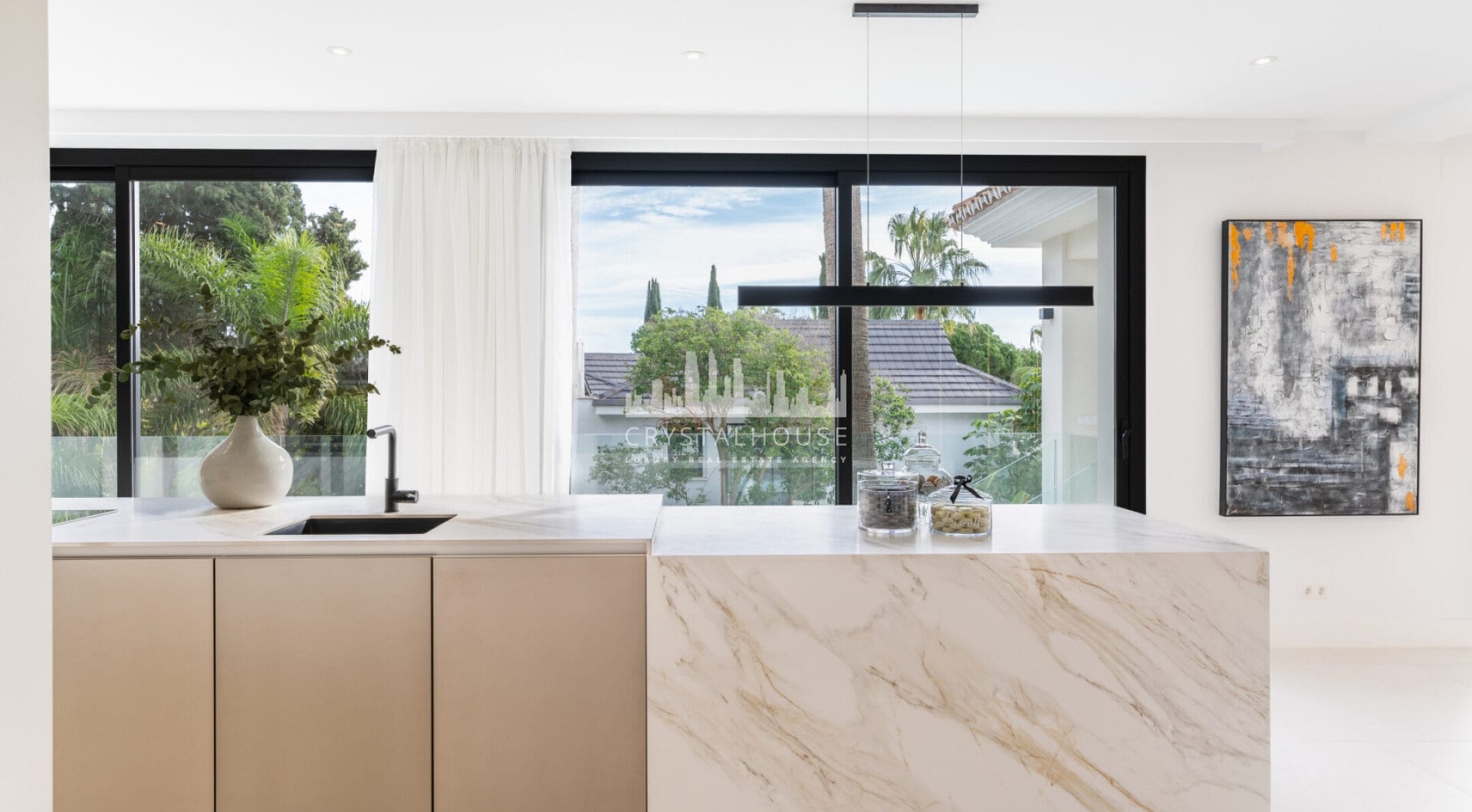 Step into Villa Vista, a stunning fusion of contemporary luxury and timeless Andalusian charm, perfectly positioned in Marbella’s prestigious Marbesa community.