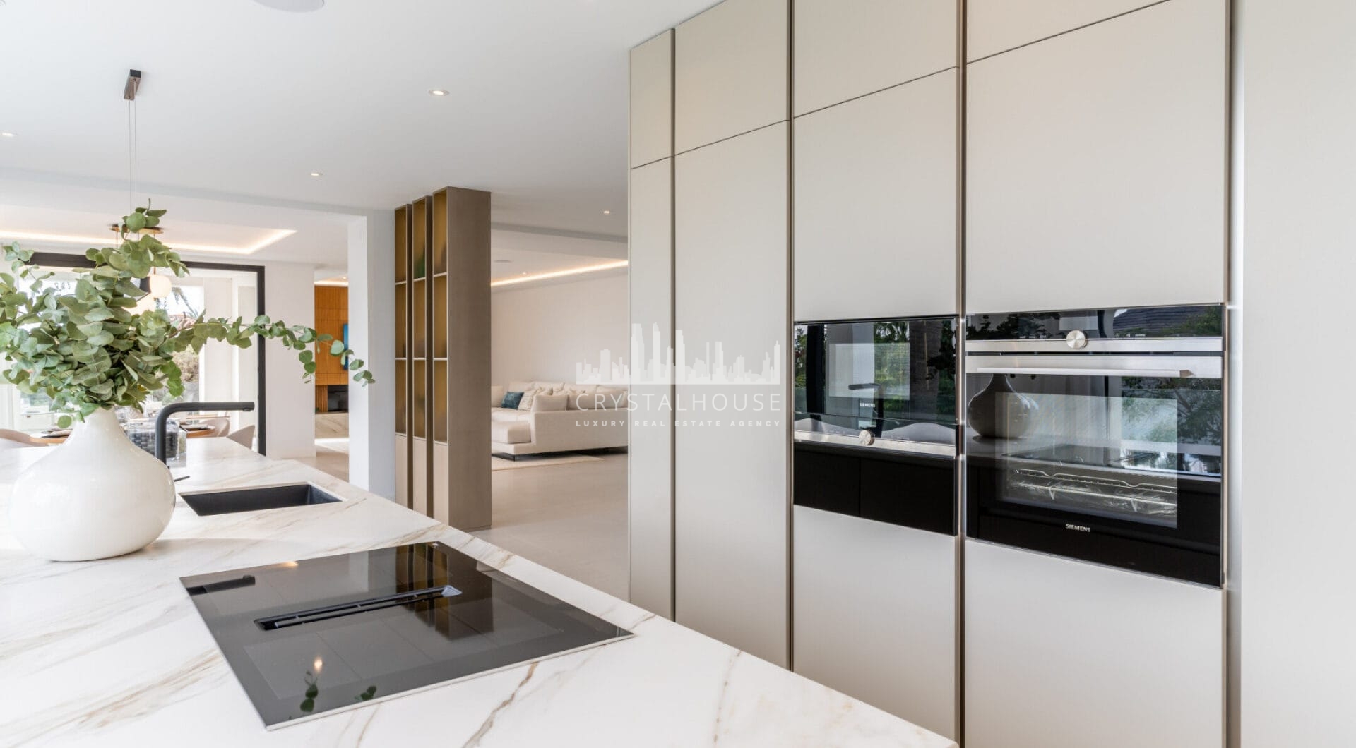 Step into Villa Vista, a stunning fusion of contemporary luxury and timeless Andalusian charm, perfectly positioned in Marbella’s prestigious Marbesa community.
