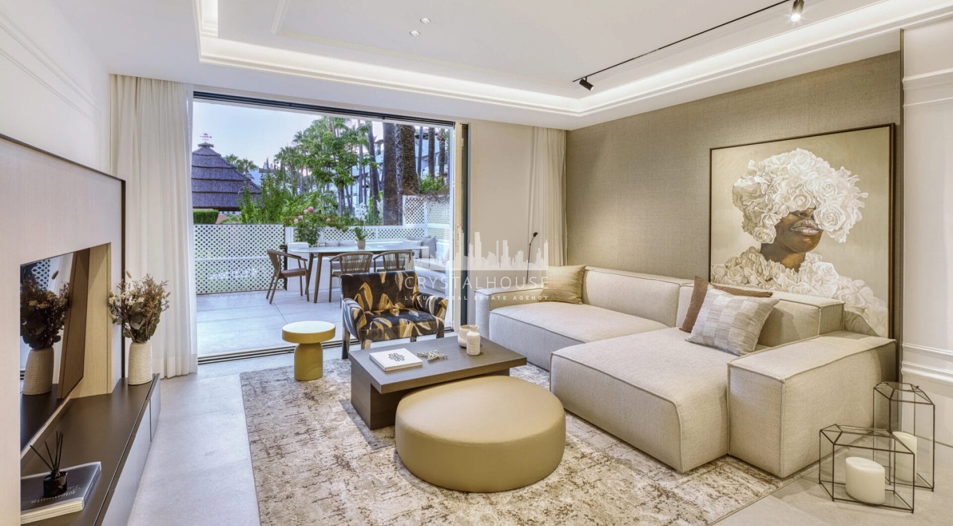 Datura 1 is a stunning recently-refurbished ground floor apartment with a prime location within the Puente Romano Resort on Marbella’s Golden Mile.